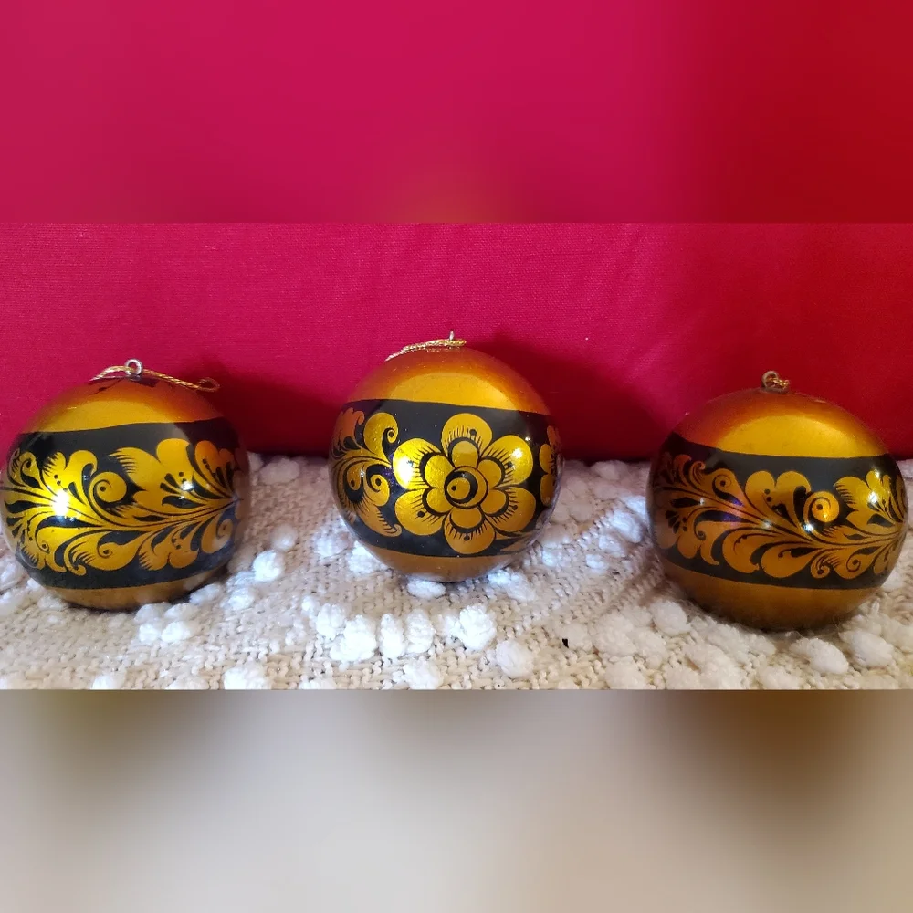 Vntg Russian "Khokhloma" Wooden, Hand Painted Christmas Ornaments, 8 Blk/Gold - Picture 3 of 16
